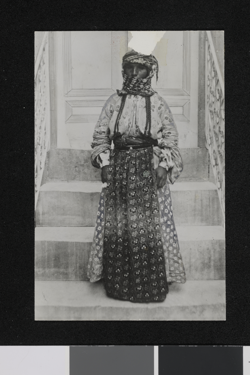 Armensk befolkning i Syria.  Fotografi tatt i forbindelse med Elisabeth Meyers bok; En Kvinnes Ferd til Persia.