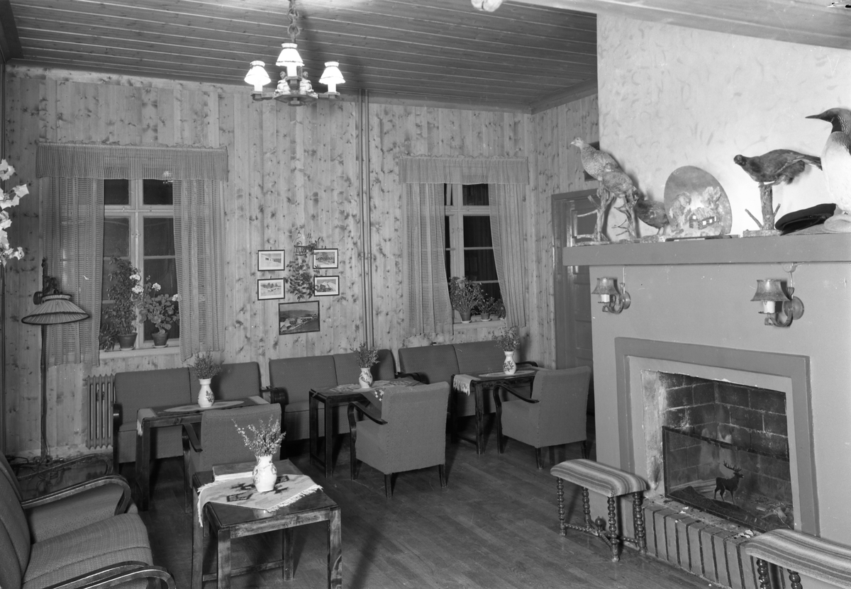 Diverse foto frå Nystuen Høyfjellshotell 1952.