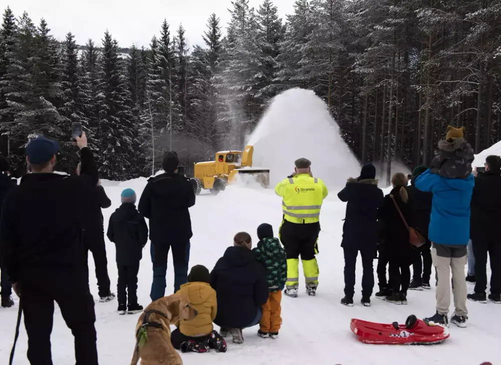 Bildet viser demonstrasjon av en snøfreser.