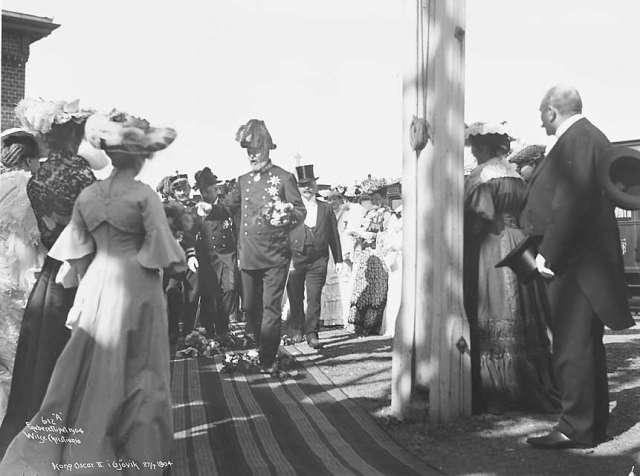 Konv: Gjøvik, Kongen modtager blomster 27/7 1904