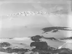 Prot: Paa Hardangerjøklen isskavlene
