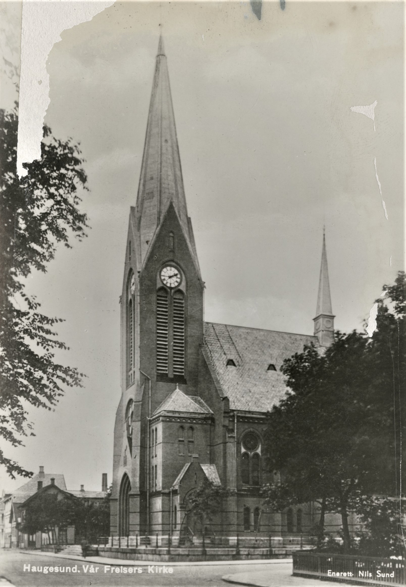 Postkort med bilde av Vår Frelsers kirke i Haugesund.