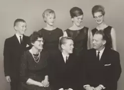 Portrett av familiegruppe