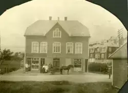Butikk med kolonial og fetevarer  i Minde allè 19 i Bergen f