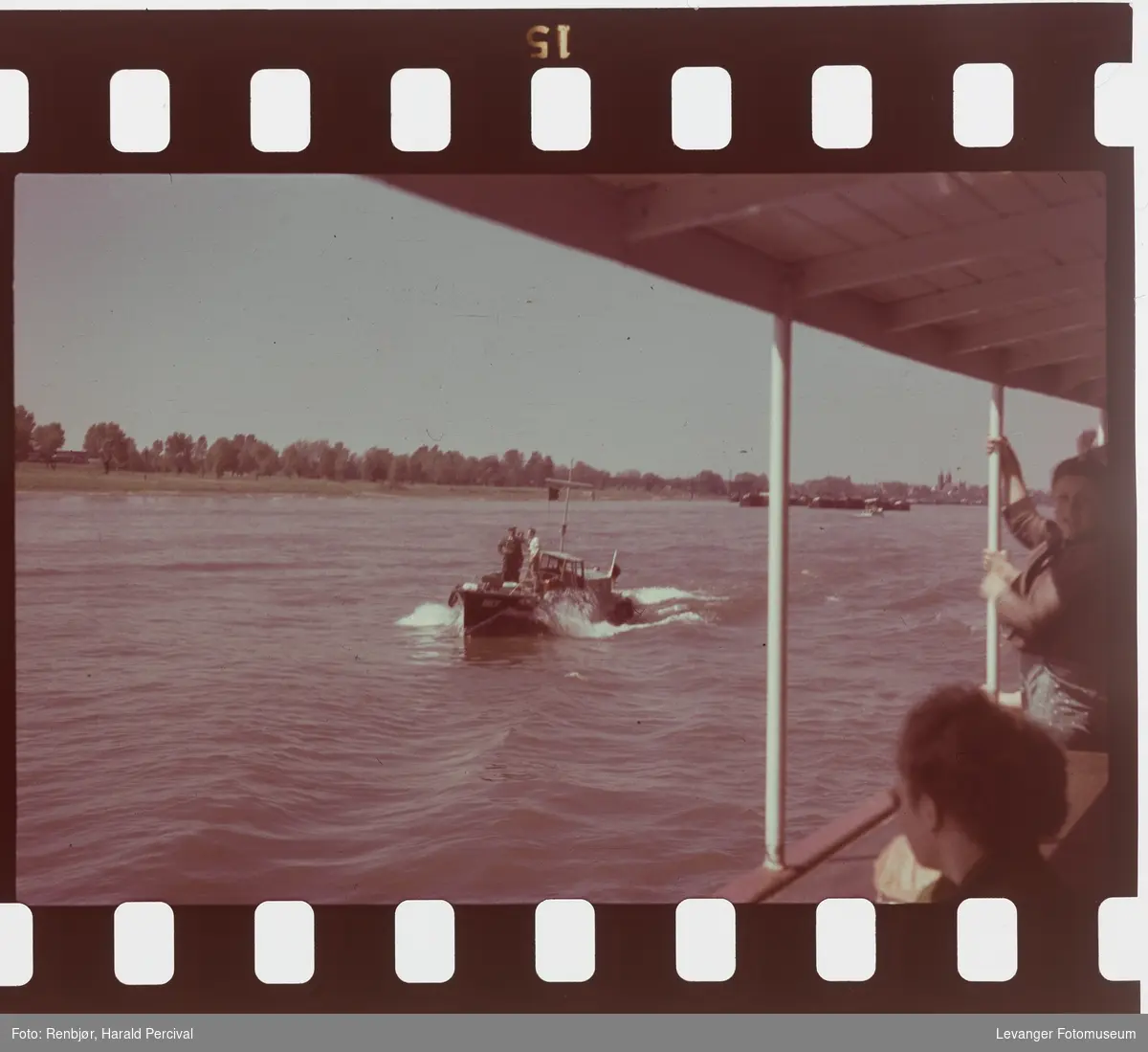 Fra Tyskland i forbindelse med Renbjørs deltaking på den årlige Fotomessen i Køln. På båttur på Rhinen.