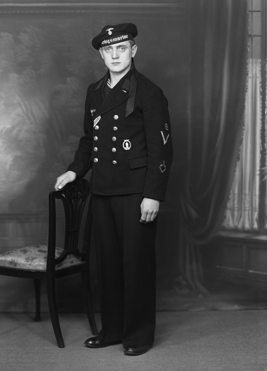 Portrett av tysk soldat. Bestillers navn: Walter Meier. Kriegsmarine. 6 postkort.