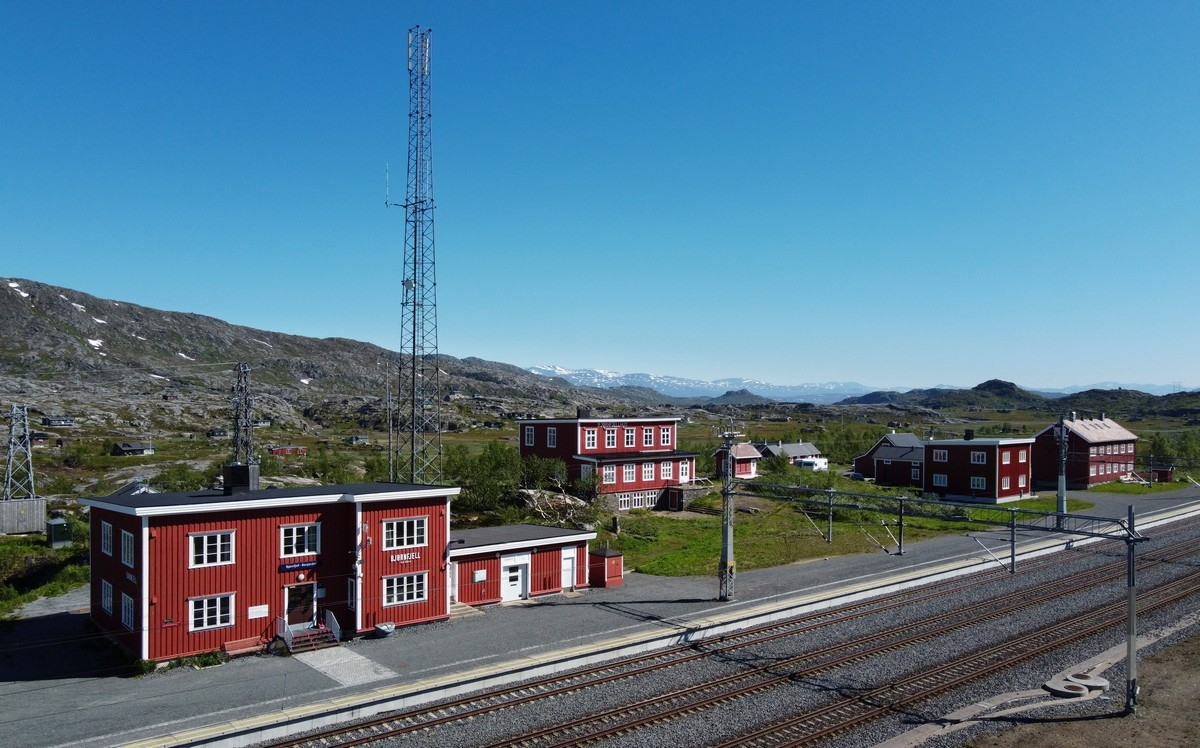 Bjørnfjell stasjon på Ofotbanen.  Narvik kommune. Dronebilde. foto 4. juli 2021. Foto: Harald Harnang.
