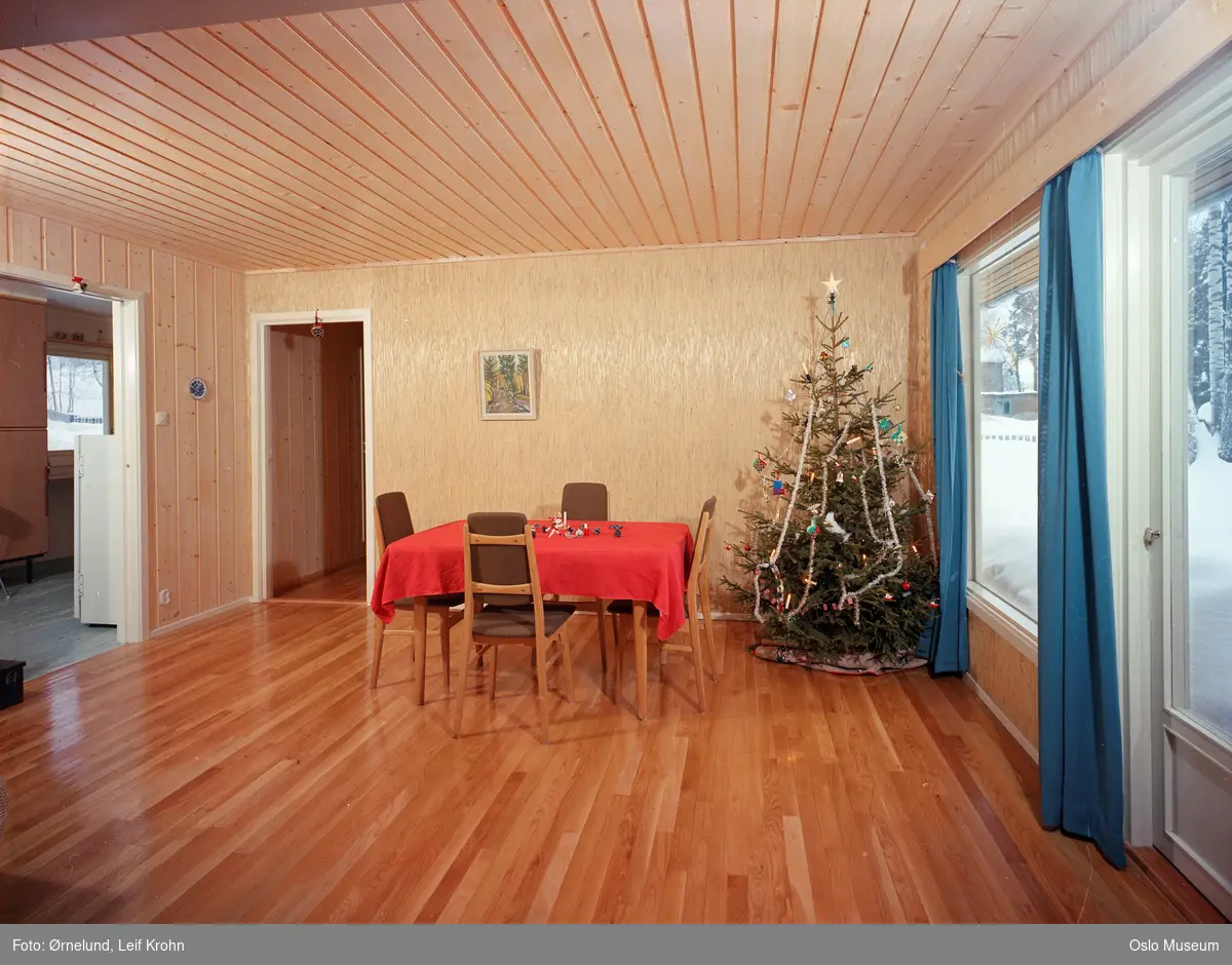 bolig, interiør, spisestue, juletre