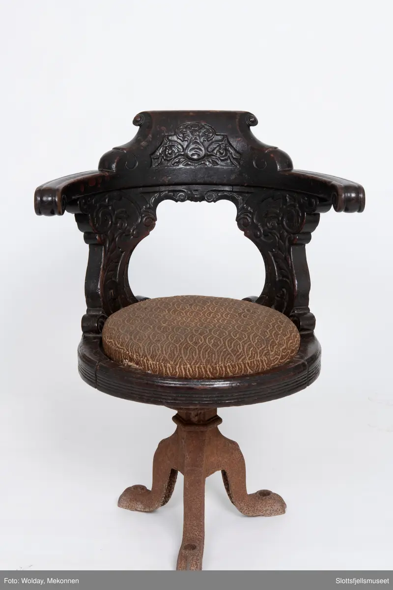 Stol - Slottsfjellsmuseet / DigitaltMuseum