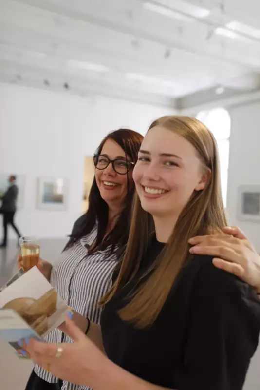 En mor og datter på besøk under Museumsnatt