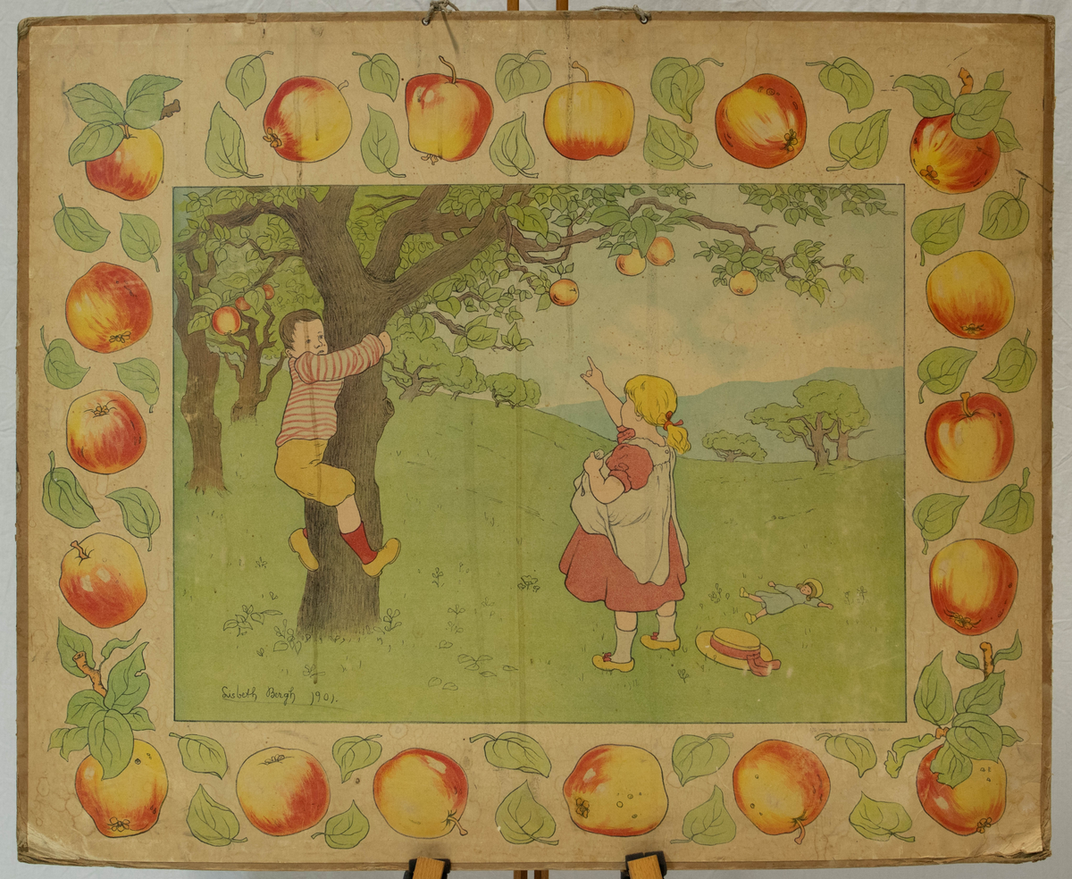 En trist gutt som klatrer i et epletre, mens en jente peker på et eple. Bildet har en ramme pyntet med epler og blader.