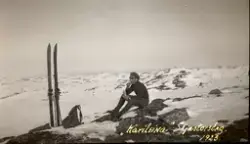 Skiløper i påskefjellet
Karileina Påsken 1923,  Skjærtorsdag
