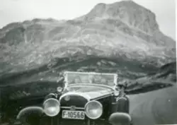 Ved Bitihorn. Bilen tilhører Karl Medgård, Nesbyen. Buick 19