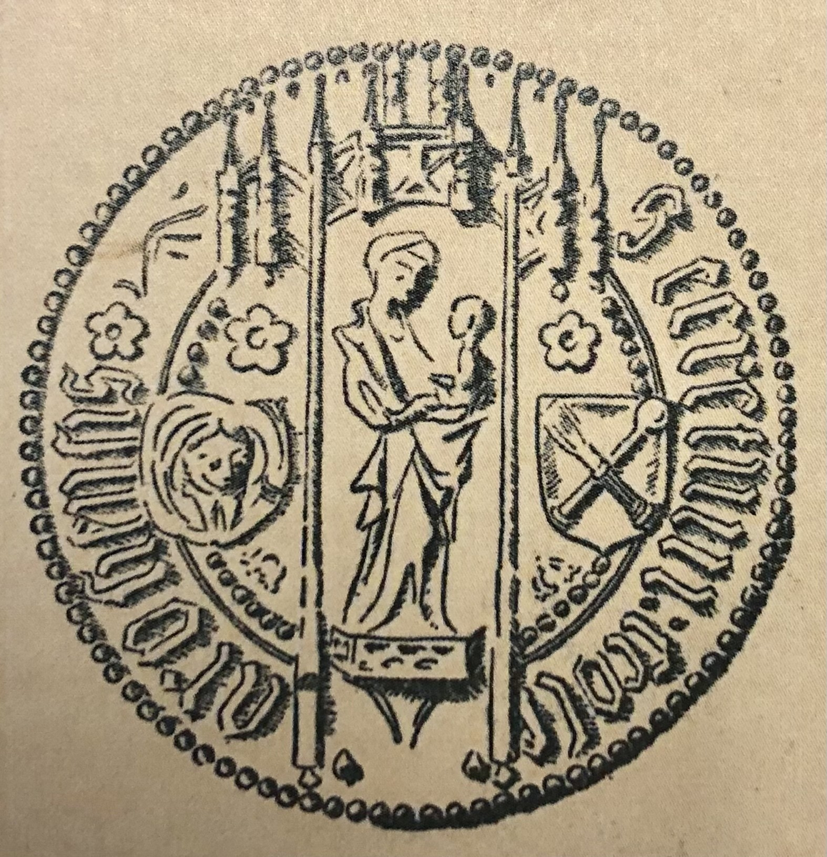 Sigillstamp i koppar med handtag av trä. Med texten: Secretum scole arosensis. Mitt på sigillet är Jungfru Maria och Jesusbarnet, på hennes högra sida är en vapensköld med ett ris och en färla korslagda och på hennes vänstra sida ses troligtvis S:t Johannes.