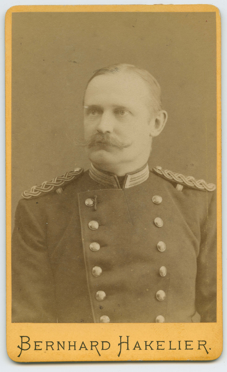 Porträtt på Löjtnant Lorentz Löfgren.