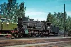 Damplokomotiv 30b 359 og diesellokomotiv Di 2 828 på Lilleha