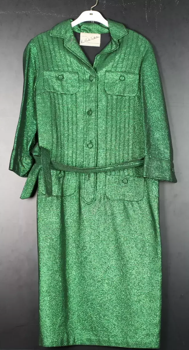 Skjortklänning, grönt tyg med invävda silvertrådar.