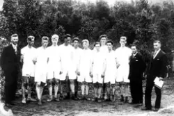 Medlemmer av friidrettsgruppa i idrettslaget "Foss" i 1937.
