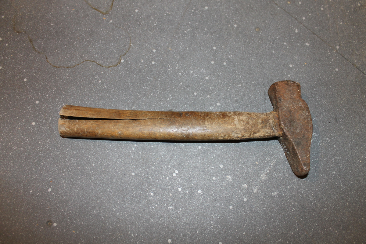 Form: liten hammer
