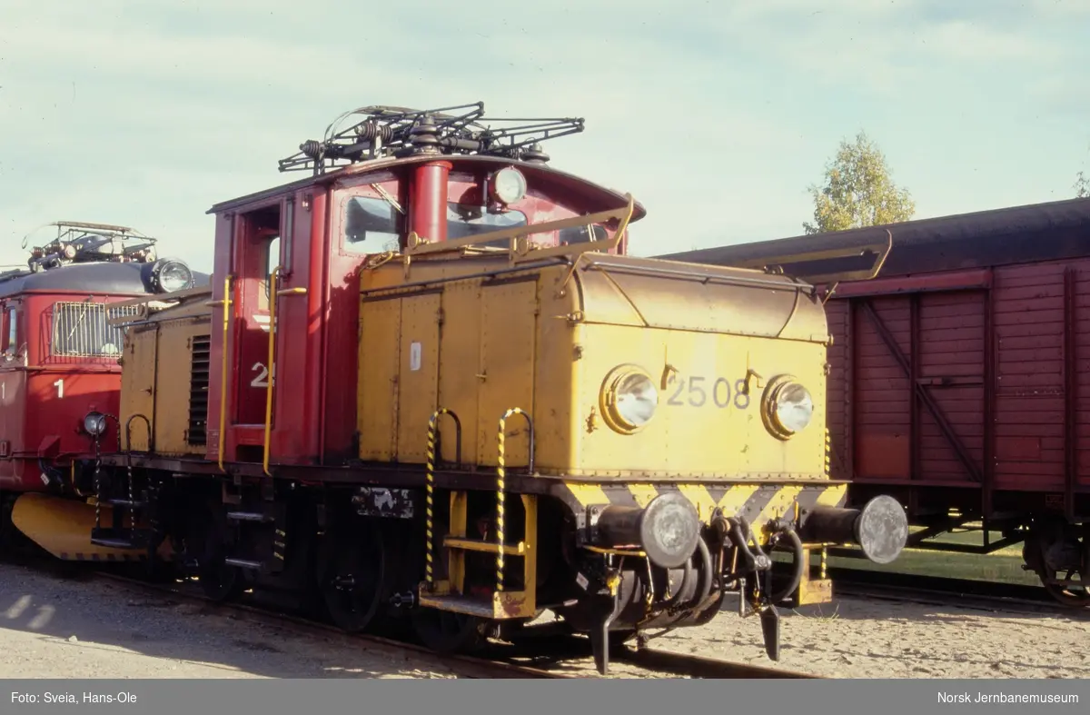 Elektrisk lokomotiv El 10 2508 på Grorud Verksted