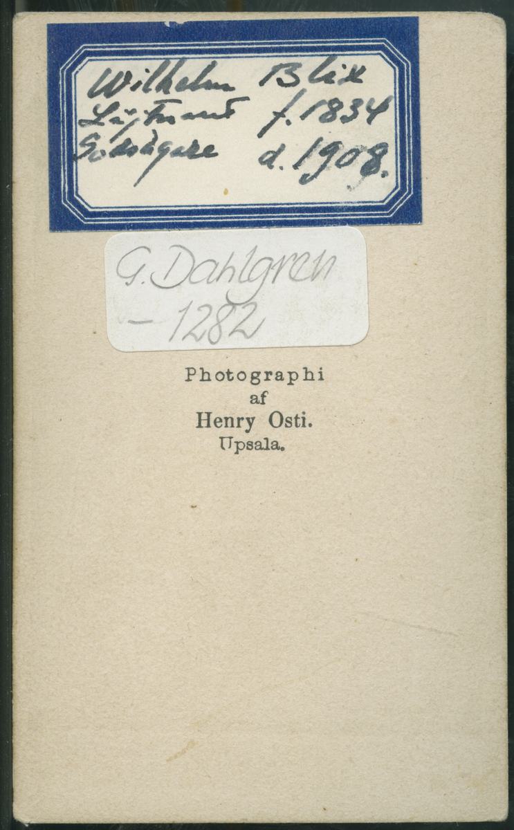 På kuvertet står följande information sammanställd vid museets första genomgång av materialet: Löjtnant Godsägare Wilhelm Blix
f. år 1834 d. år 1908
Uppsala