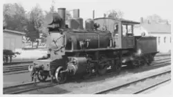 Smalsporet damplokomotiv type XXIIId nr. 79 i Drammen
