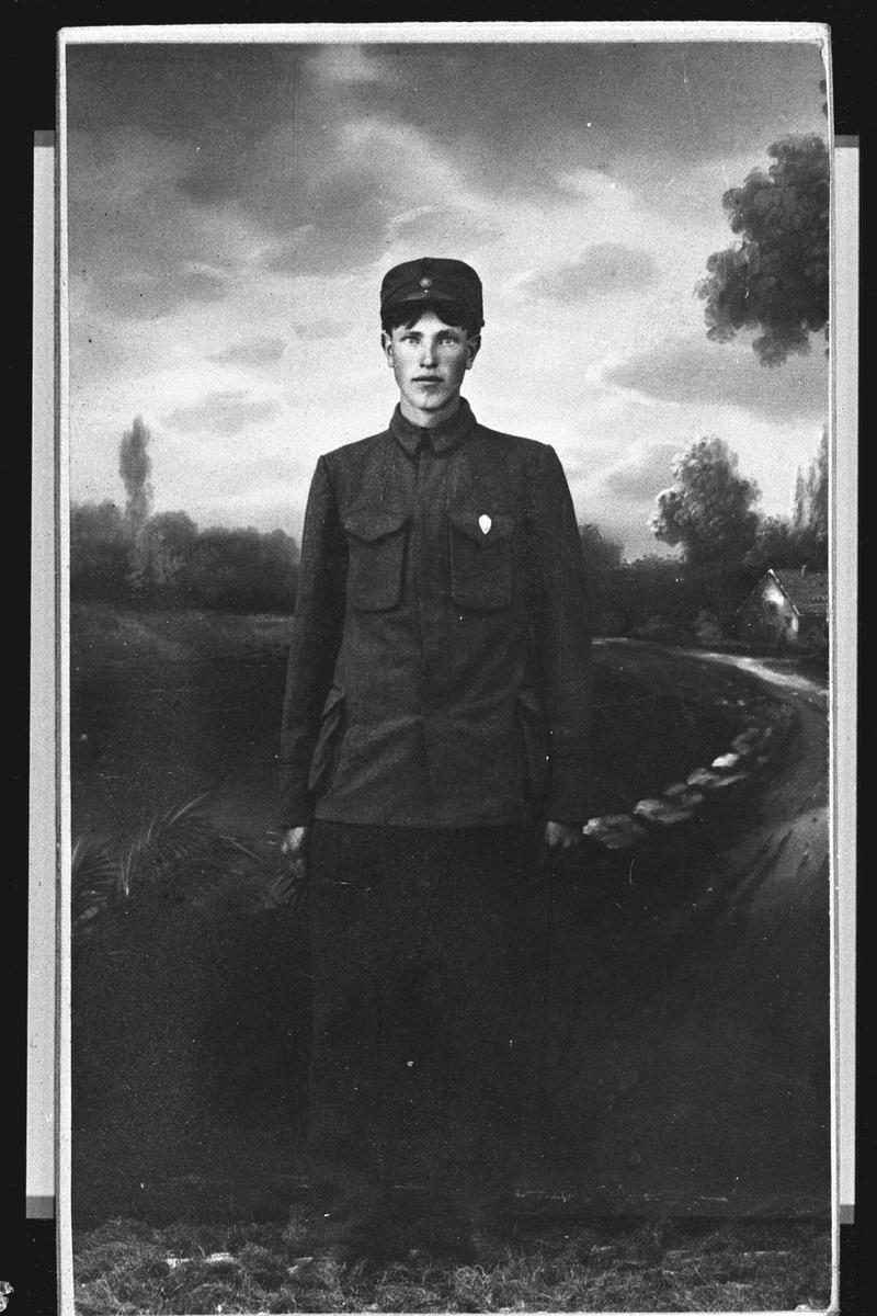 Portrett av mann med militæruniform.