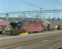 Elektrisk lokomotiv El 11 2095 på Kongsberg stasjon