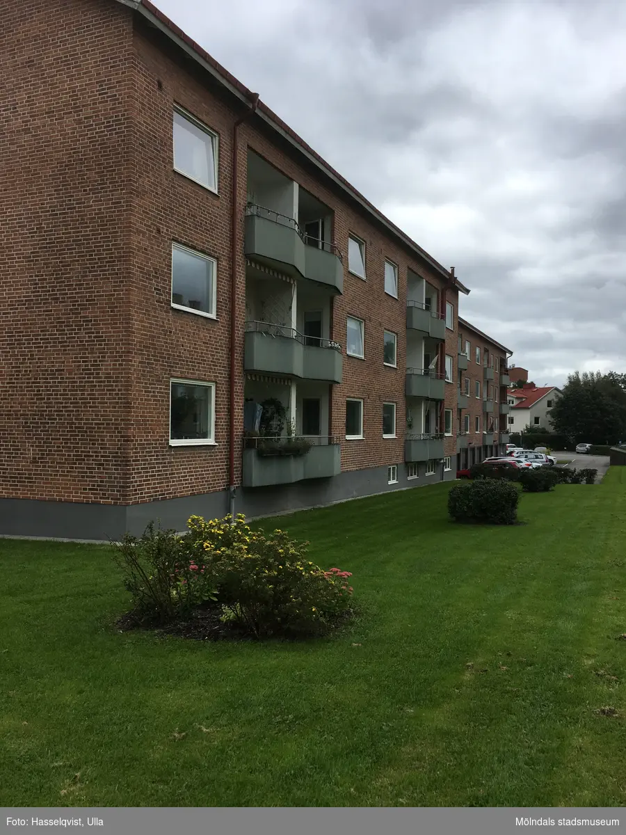 Bostadsbebyggelse vid Hagåkersgatan i Bosgården, Mölndal, år 2019.