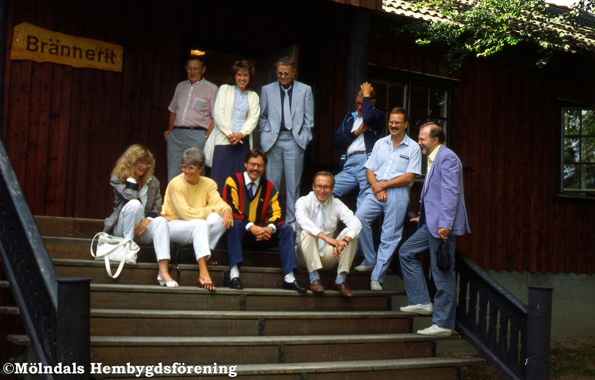 Budgetberedningen har sammanträde på Thorskogs slott i Torskog, Lilla Edets kommun, år 1988.