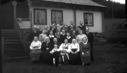 Familegruppe.
80 årsdagen til Anne Markegård