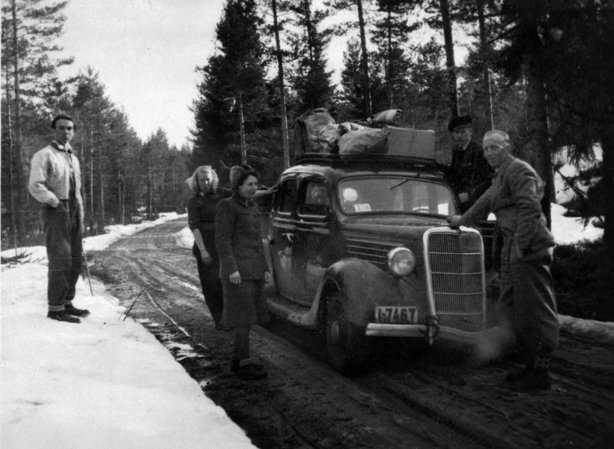Åmlibilder samlet av Åmli historielag
Biltur i Gjøvdal