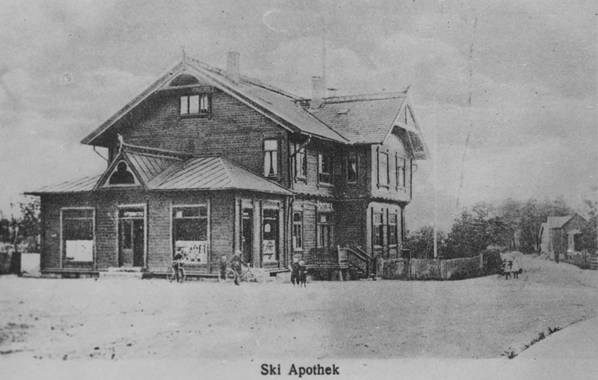 Bygningen hvor Ski apotek holdt til. Prospektkort. Vanaheim ved Ski apotek