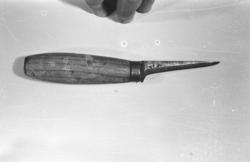 (Se Romsdalsmuseets årbok 1990) .R.6136. Bladet signert ØYO 