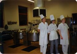 Aud Stenløs, Unnin Stenløs, Heidi Bergsbakk tar fagbrev som 