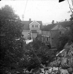 "47.Sydsiden av Spolertbakken mot fossen".Ved fossen i Molde