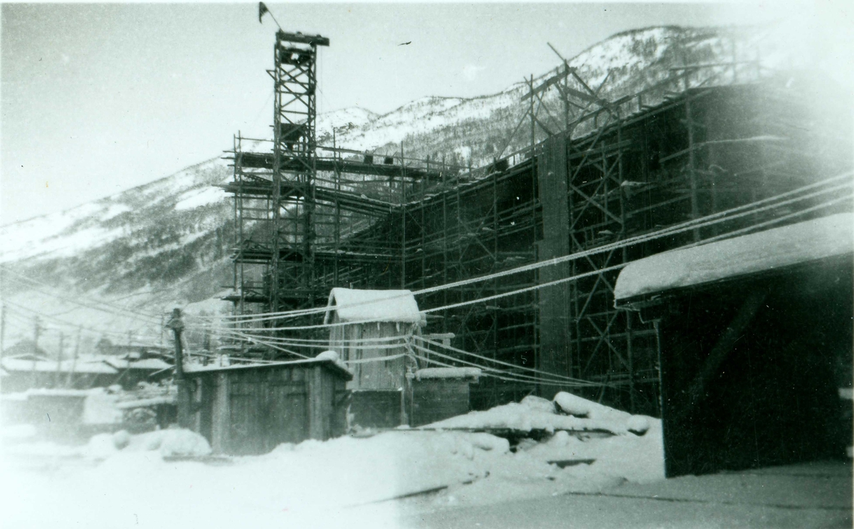 Oslo Lysverker. Holsutbygginga. Bygging av Ruud kraftstasjon (Hol 1) 17. desember 1946.