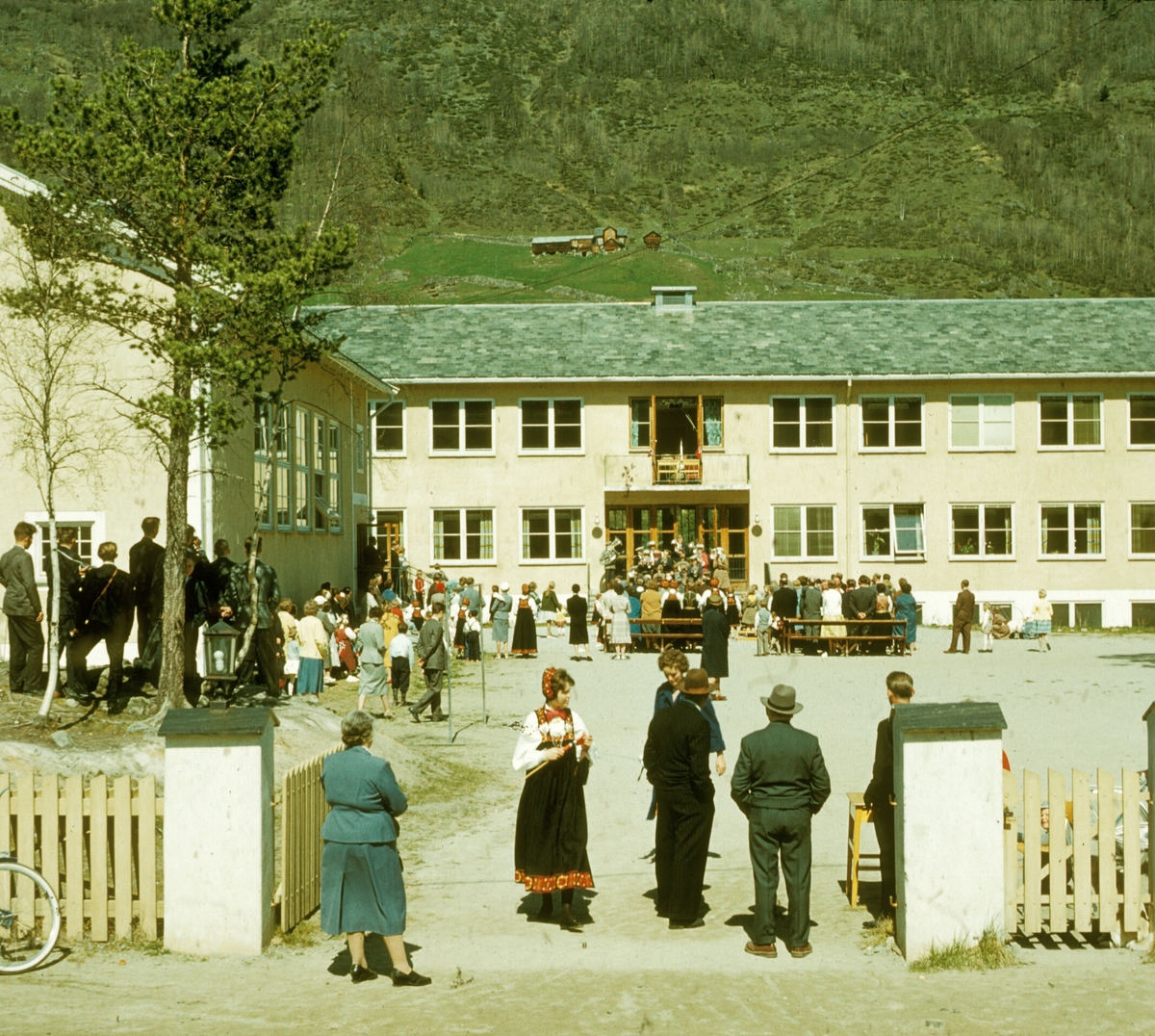 Oslo Lysverker Hovet skule. Musikk. 17. mai 1961
