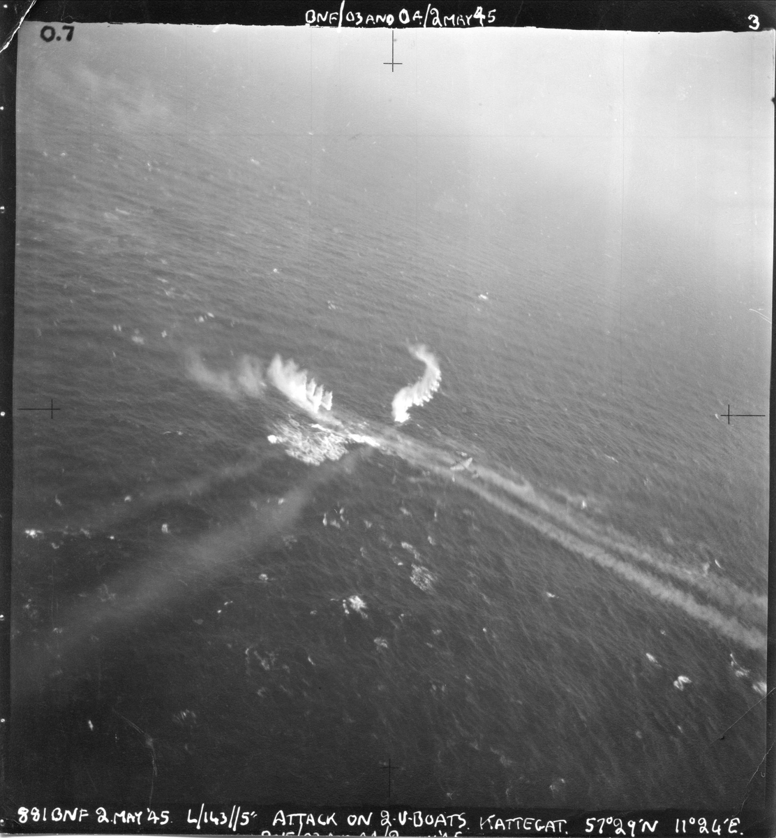 143 skvadronen angriper to ubåter i Kattegat, 2. mai 1945.