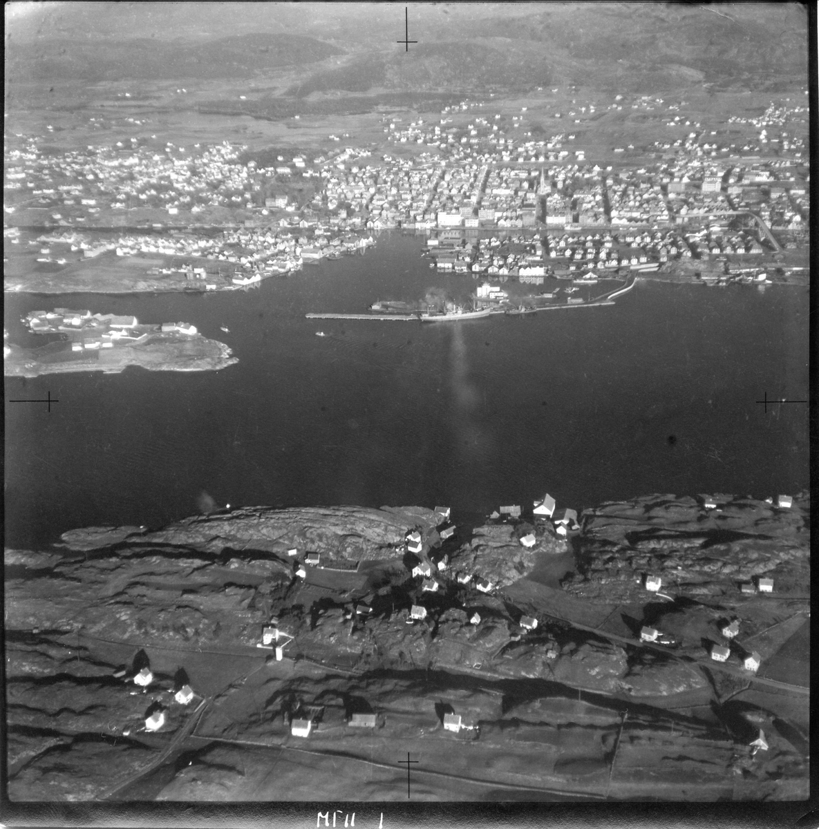 Fiendtlige skip i Haugesund blir angrepet av Banff Strike Wing. Tidspunkt ukjent.