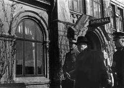 Hamar stasjon, 9. april 1940. Kongefamilien og regjeringen a