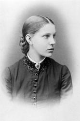 Augusta Arnesdatter Saugstad, (1865-1950), gift 19/8-1893 me