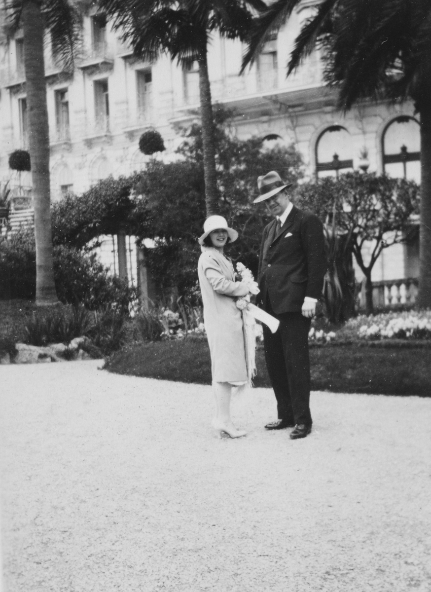 Brudeparet Klara og Christian Wilhelm Thams i Nice, sommeren 1928.