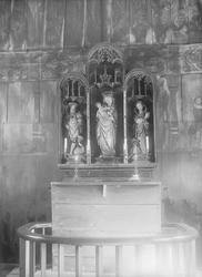 Interiør i stavkirken på Grip