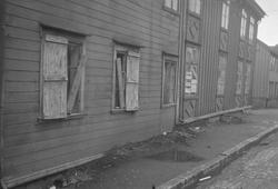 Gjenspikrede vinduer ii Strandveien etter at tyske soldater 