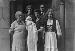 Olivia Fjellangers barnedåp