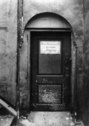 Dronningens gate 15, Oslo. Det gamle Finansdepartement. Dør.