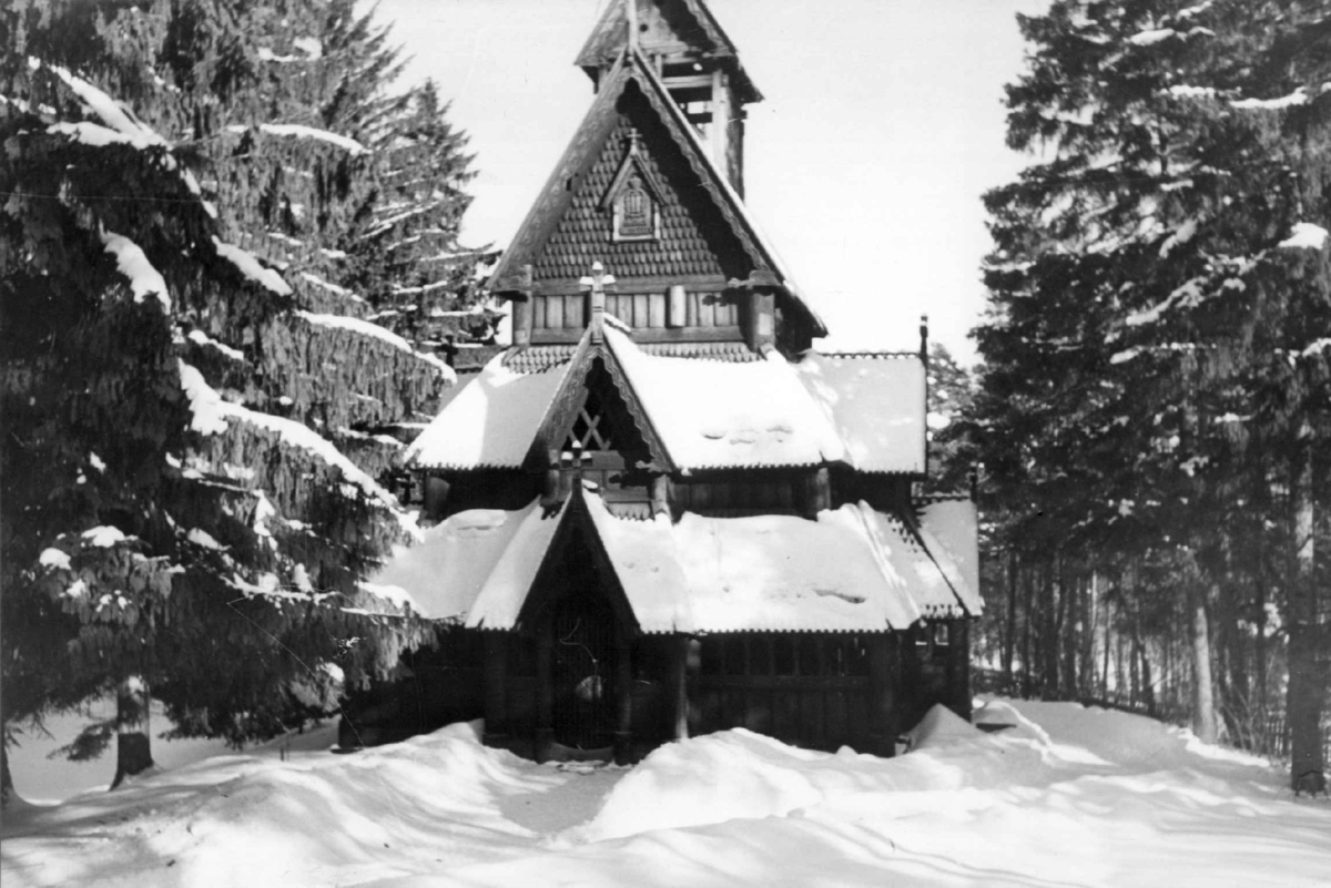 Stavkirken fra Gol i Hallingdal. Fotografert på Norsk folkemuseum, 1948.