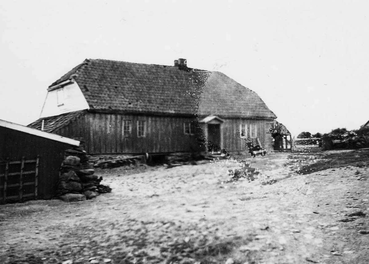 Sunde gård med bolig og uthus, Sola 1936-38.
