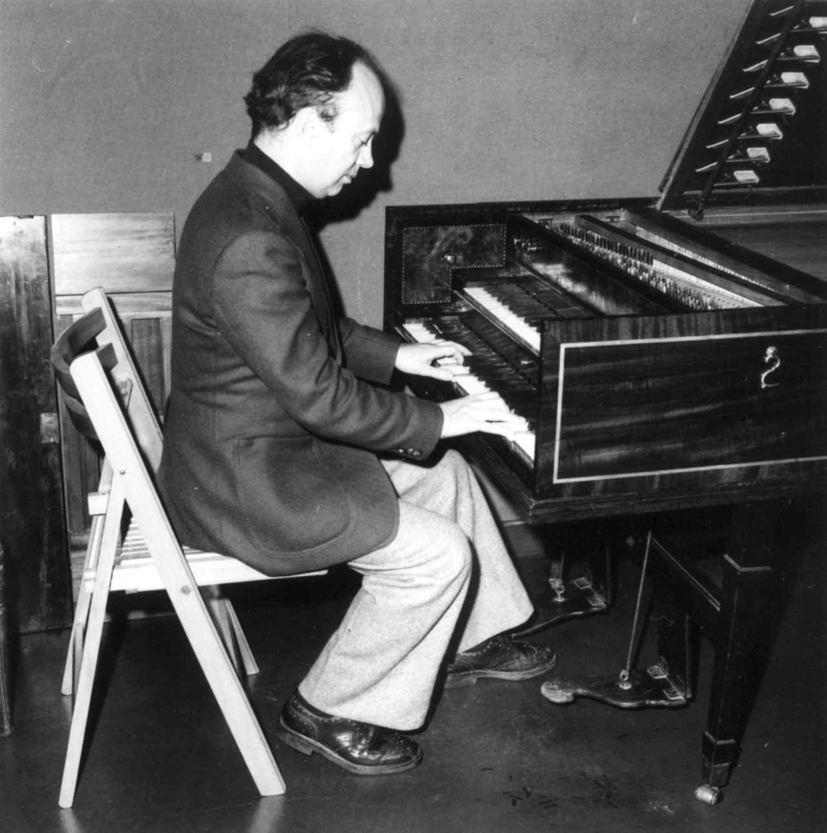 Fra den fransk-kanadiske cembalist og musikkhistoriker Kenneth Gilberts besøk og konsert på NF 1977.